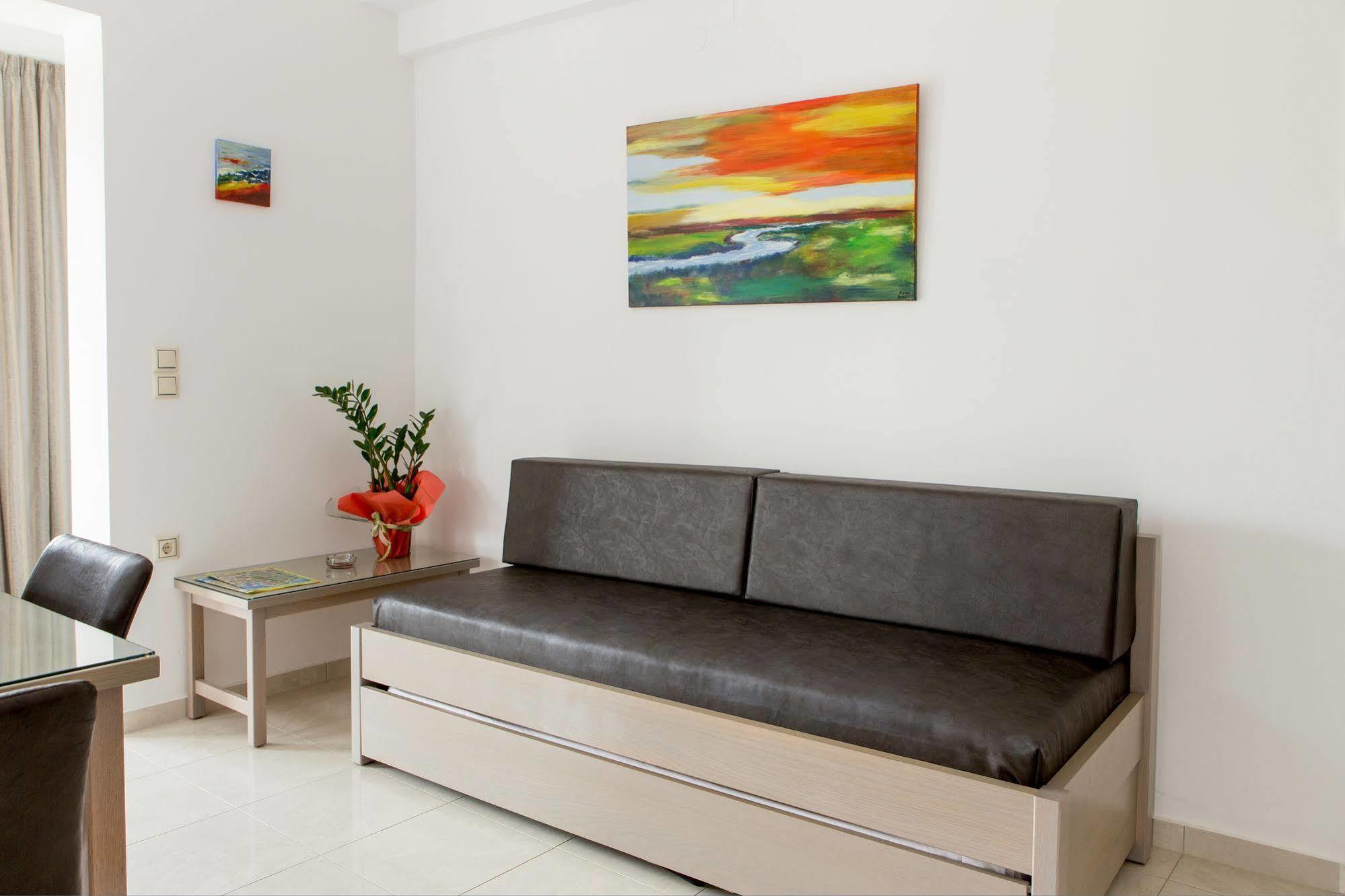 Angela Apartments カト・ダラトソ エクステリア 写真
