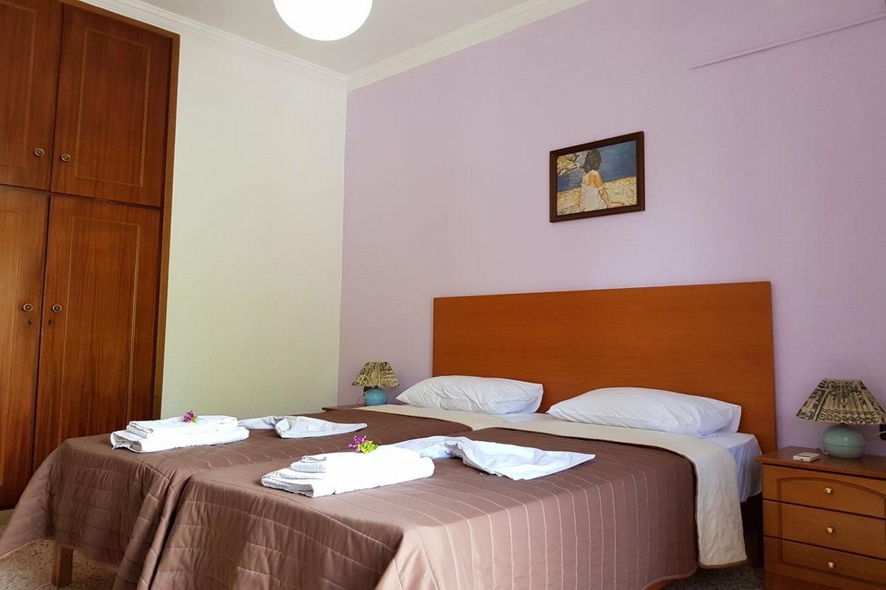 Angela Apartments カト・ダラトソ エクステリア 写真